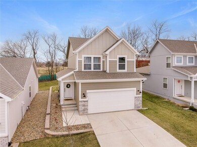 513 Hampstead Dr, Raymore, MO 64083 - photo 4