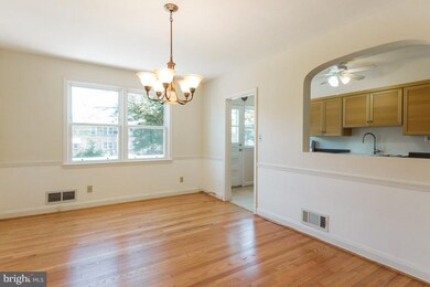 5517 Medwick Garth S, Catonsville, MD 21228 - photo 5