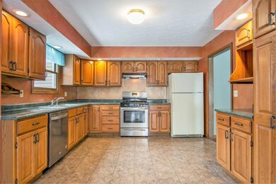 56830 Weymouth Ln, Elkhart, IN 46516 - photo 5