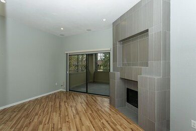 005_Living Room