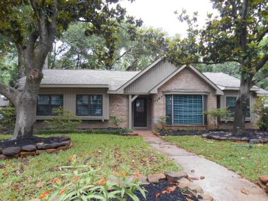 7147 Bayou Forest Dr, Houston, TX 77088 - photo 2