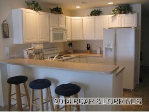 Kitchen with breakfast bar