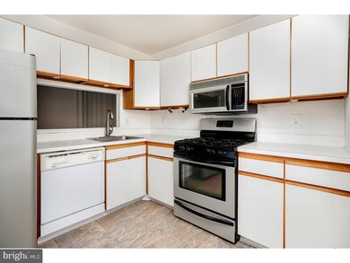 1104 Hawthorne Ct unit 1104, Sewell, NJ 08080 - photo 5