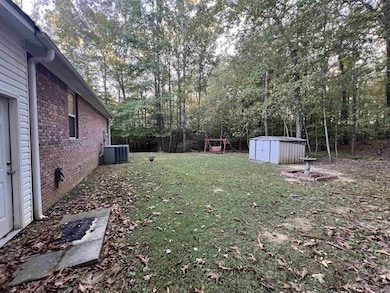 671 Jenny St, Selmer, TN 38375 - photo 4