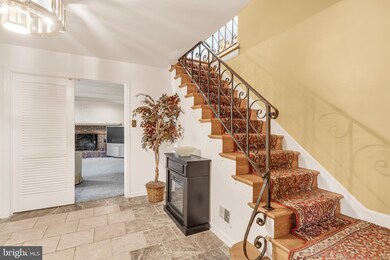 2016 Iverson Ct, Temple Hills, MD 20748 - photo 4