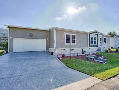 729 Bishop Dr, Lady Lake, FL 32159 - photo 5