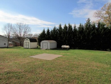 338 E 5th Ave, Watauga, TN 37694 - photo 2