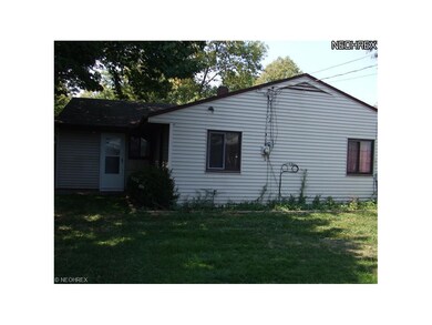 333 Thelma Dr, Sheffield Lake, OH 44054 - photo 7