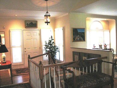 Entry/Foyer.