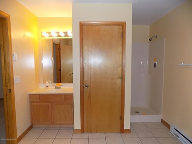 2242 Cramer Rd, Bushkill, PA 18324 - photo 7