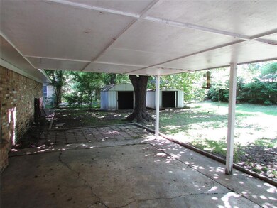 1109 Rosedale Dr, Gainesville, TX 76240 - photo 4