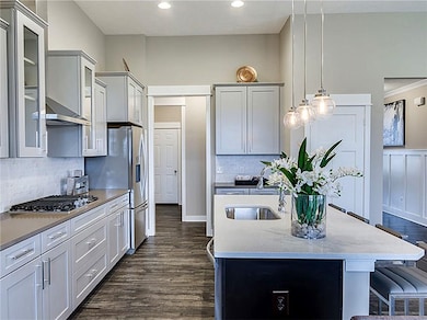 Photo may be of same model but different location.