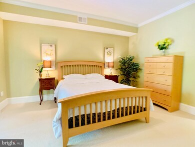 9400 Eagle Ridge Dr, Bethesda, MD 20817 - photo 3