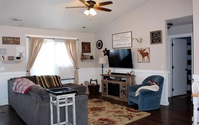 Living Room (2)