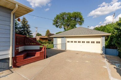 27 Garage