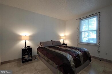 11601 Stoneview Square unit 1B, Reston, VA 20191 - photo 7