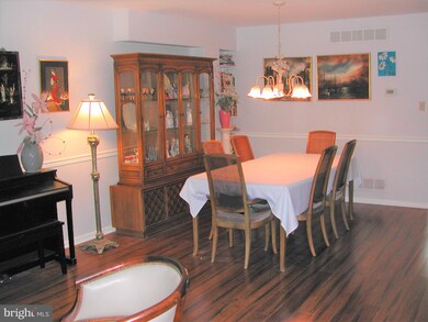 55 Cedar Ct unit 55, Royersford, PA 19468 - photo 4