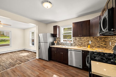 143 Kneen St unit 1, Shelton, CT 06484 - photo 2