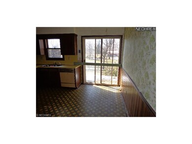Dining room Side A
