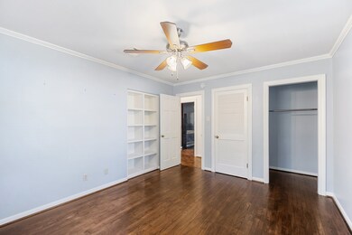 7815 Bellewood Dr, Houston, TX 77055 - photo 6