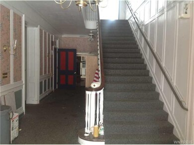 Foyer.