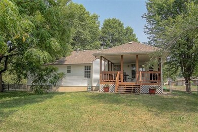 611 W Lucy Webb Rd, Raymore, MO 64083 - photo 5