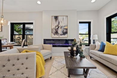 334 Romeo Rd, Rochester, MI 48307 - photo 3