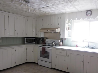 170 Kendall St, Franklin, NH 03235 - photo 5