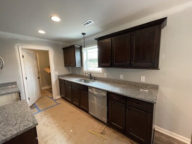 102 E Bomar Ct, Shelbyville, TN 37160 - photo 4