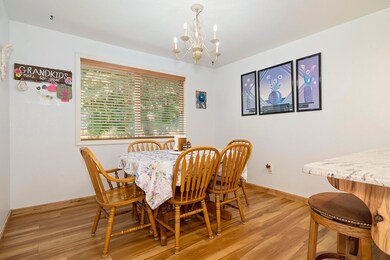 865 Forest Glen Dr, Central Point, OR 97502 - photo 7