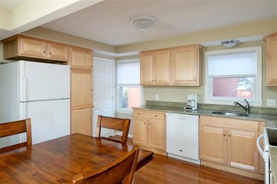 4 Freeman St, York, ME 03909 - photo 5