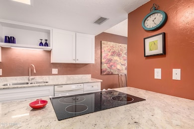 722 E Cochise Dr unit B, Phoenix, AZ 85020 - photo 7