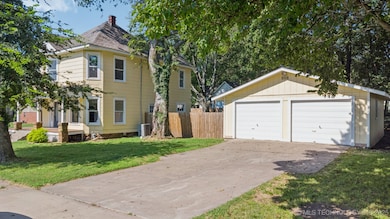 322 S Porter Ave, Okmulgee, OK 74447 - photo 4