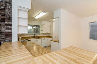 16351 Maplemont Dr, Houston, TX 77095 - photo 5