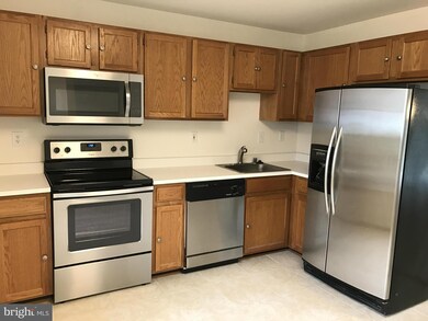 16264 Taconic Cir unit 106F, Dumfries, VA 22025 - photo 2