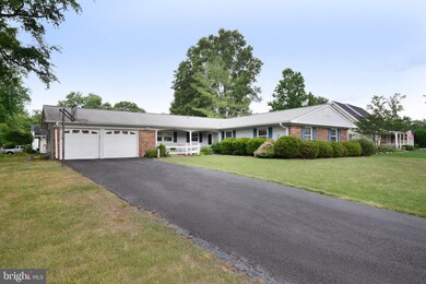 4224 Maylock Ln, Fairfax, VA 22033 - photo 3