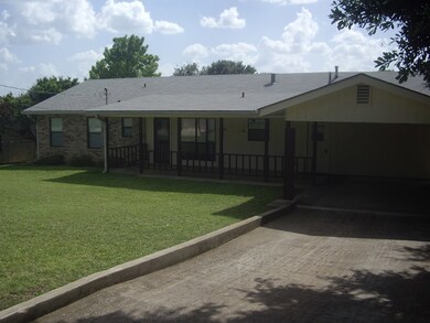 1019 Avenue B, Fredericksburg, TX 78624 - photo 2