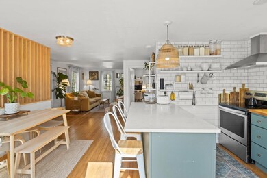 9-web-or-mls-582-massasoit-rd