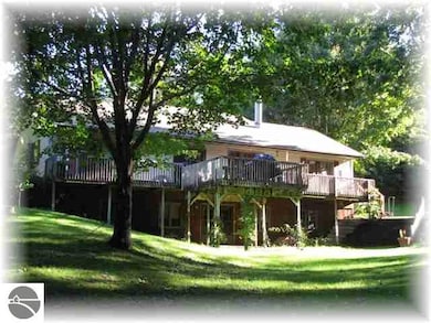 Where you can fully enjoy the setting surrounding 