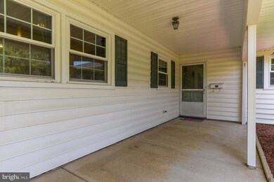 3804 Woodhaven Ln, Bowie, MD 20715 - photo 5