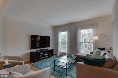 5439 Summer Leaf Ln, Alexandria, VA 22312 - photo 3