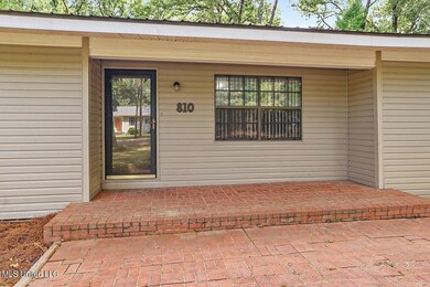 810 E Leake St 4