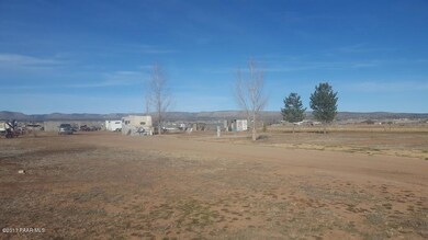 2400 W Bayberry Dr, Paulden, AZ 86334 - photo 3