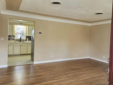 Front Room (w/fireplace)