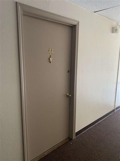 44C Constitution Dr, Londonderry, NH 03053 - photo 3