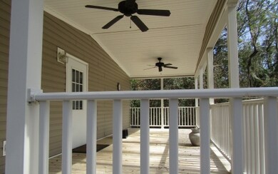 405 SW Santa fe Dr, Fort White, FL 32038 - photo 4