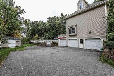 29 Buckingham Dr, Londonderry, NH 03053 - photo 4