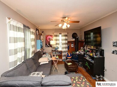 928 Clark St, Lincoln, NE 68510 - photo 4