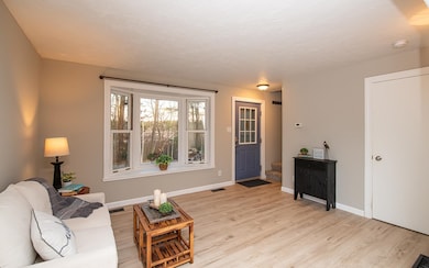 92 Bean Rd unit 2, Fremont, NH 03044 - photo 3