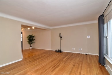 1491 Edgefield Rd, Cleveland, OH 44124 - photo 7